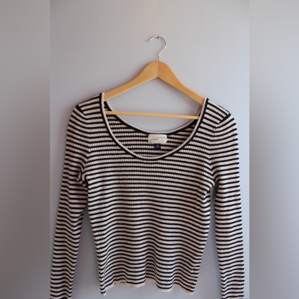 Black and White Striped Long sleeve Tee, XL